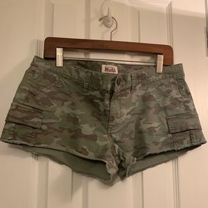 Pretty Camouflage short 🌴☀️